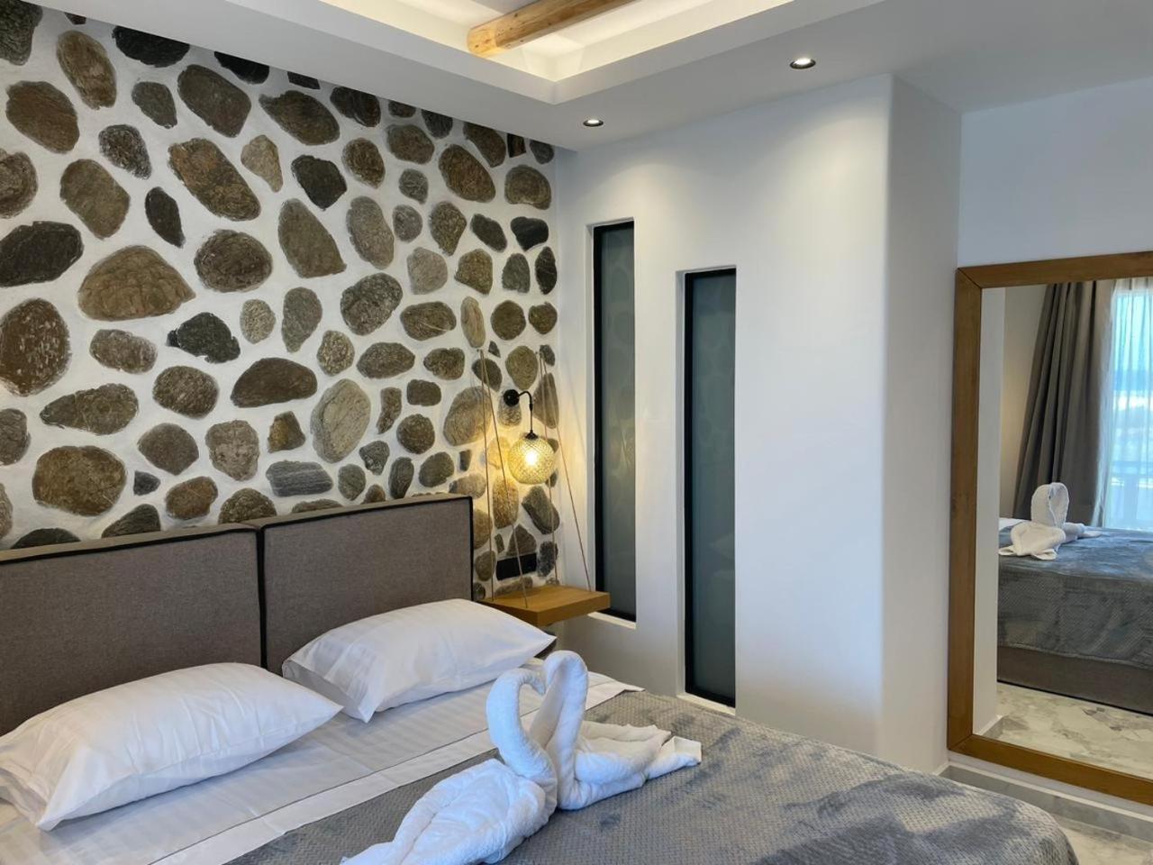 Latramys Suites Mikri Vigla Ngoại thất bức ảnh