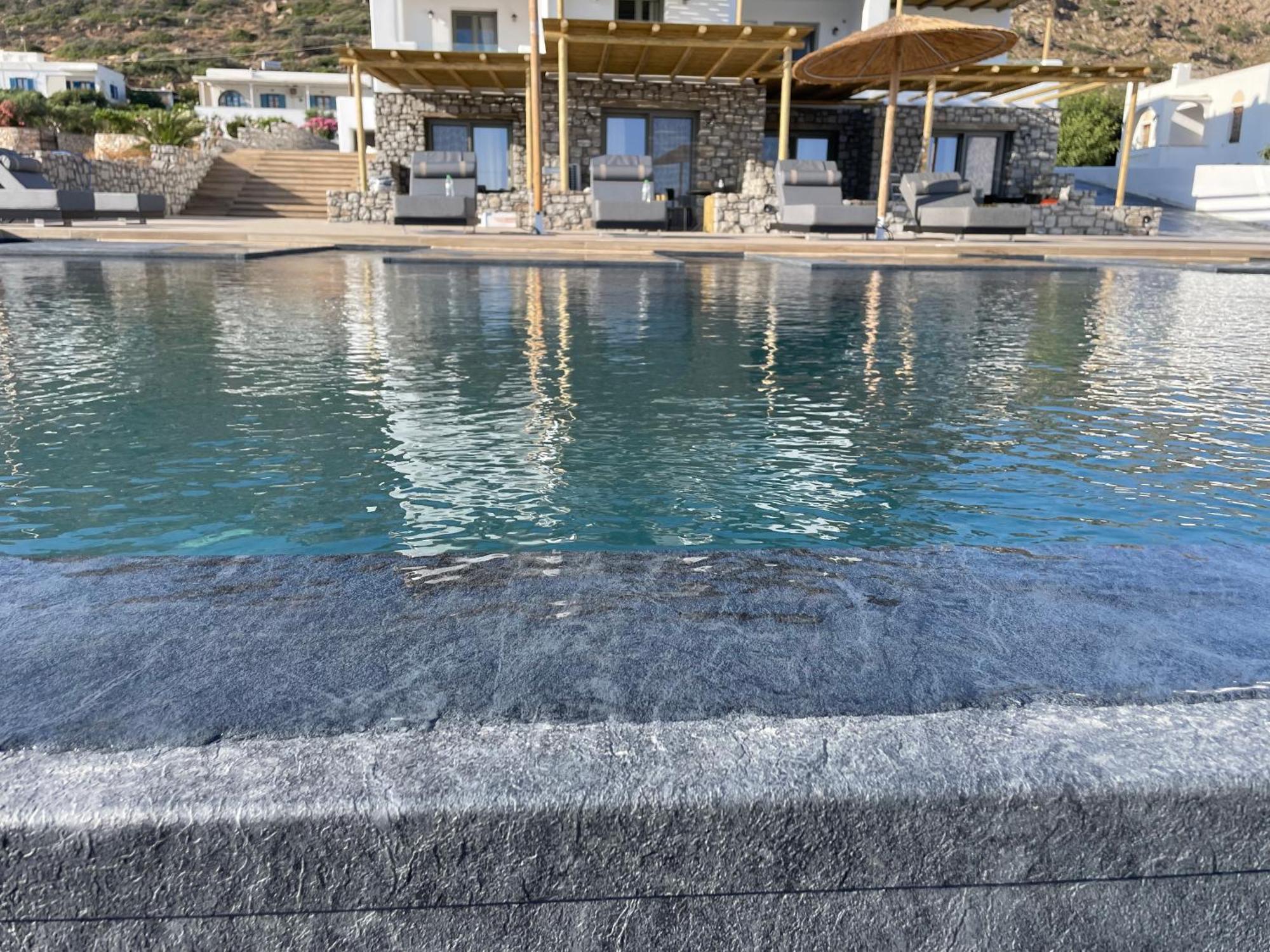 Latramys Suites Mikri Vigla Ngoại thất bức ảnh